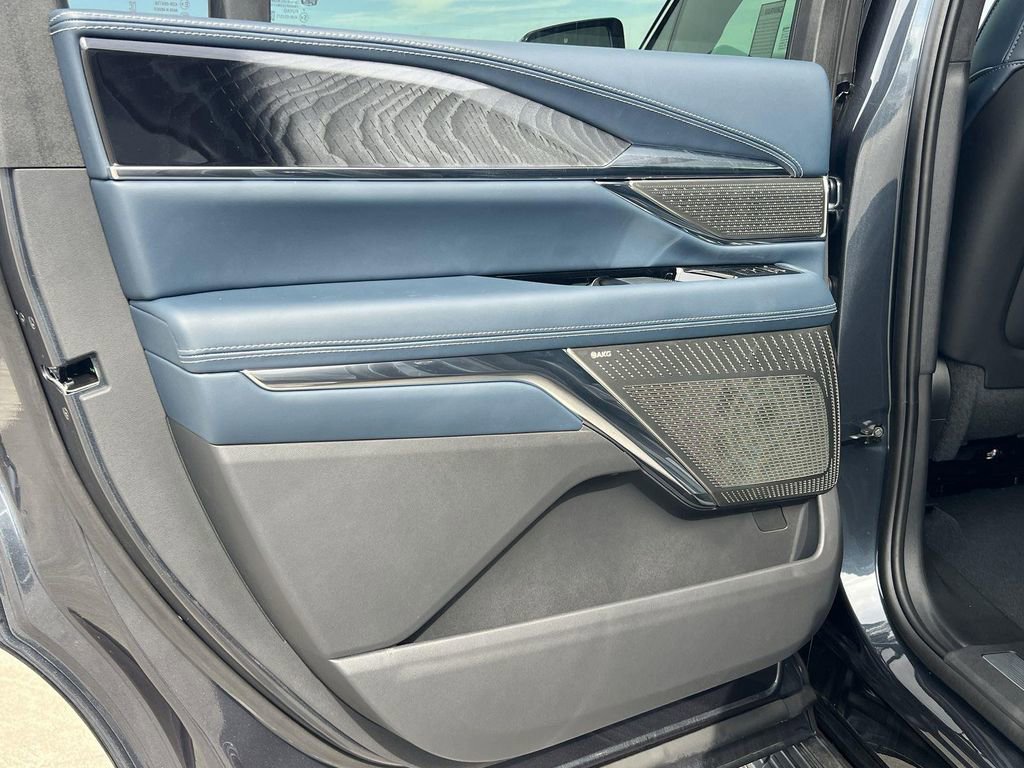 New 2025 Cadillac Escalade IQ Luxury 2 AWD/4WD image 27