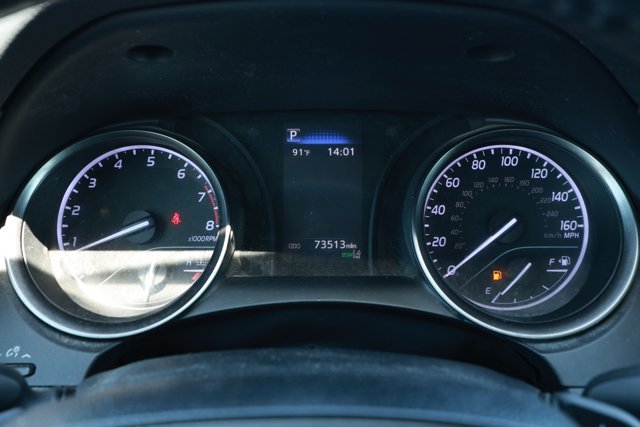 Used 2021 Toyota Camry SE w/ Convenience Package FWD image 12