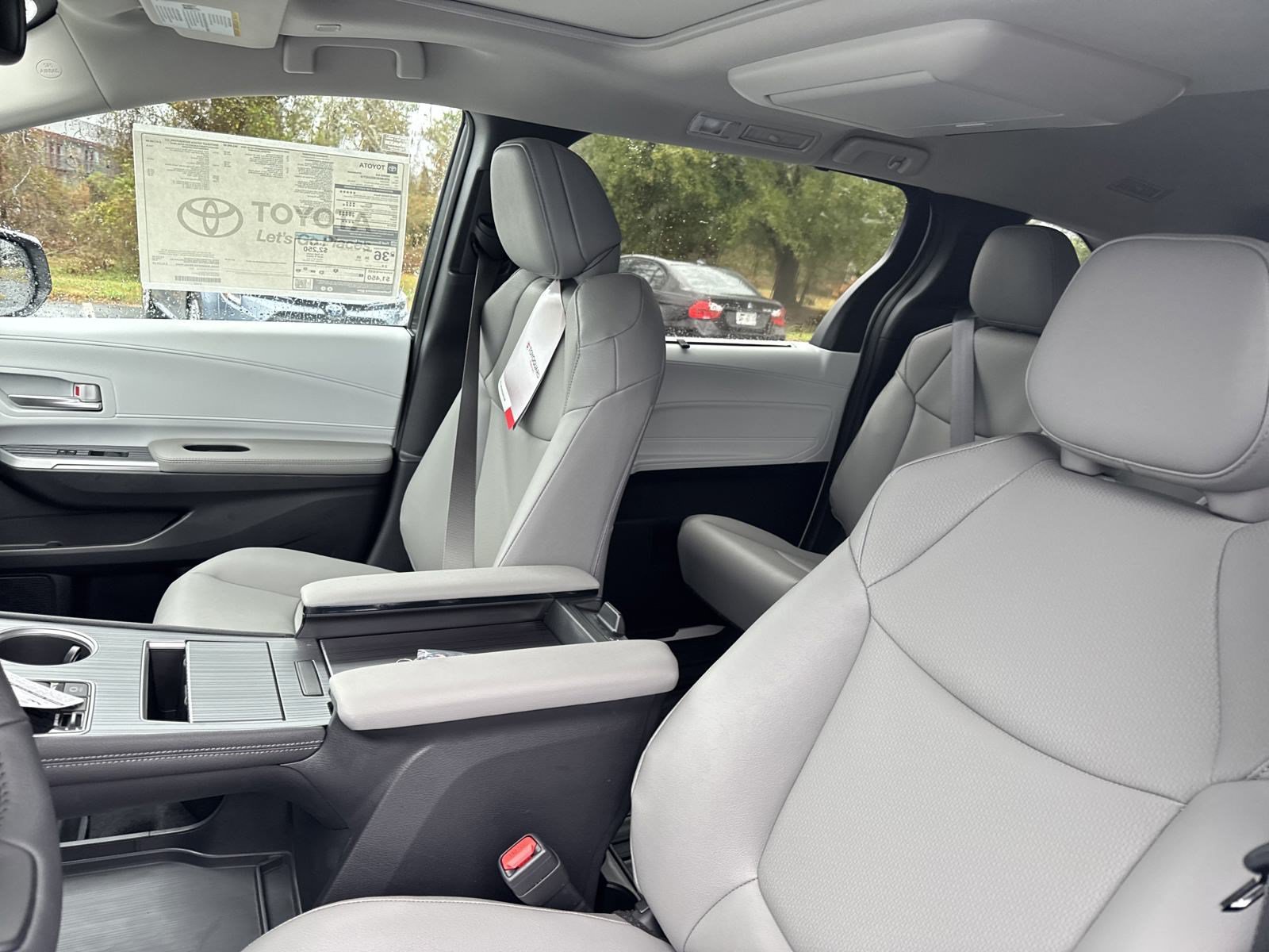 New 2025 Toyota Sienna XLE w/ XLE Plus Package FWD image 13