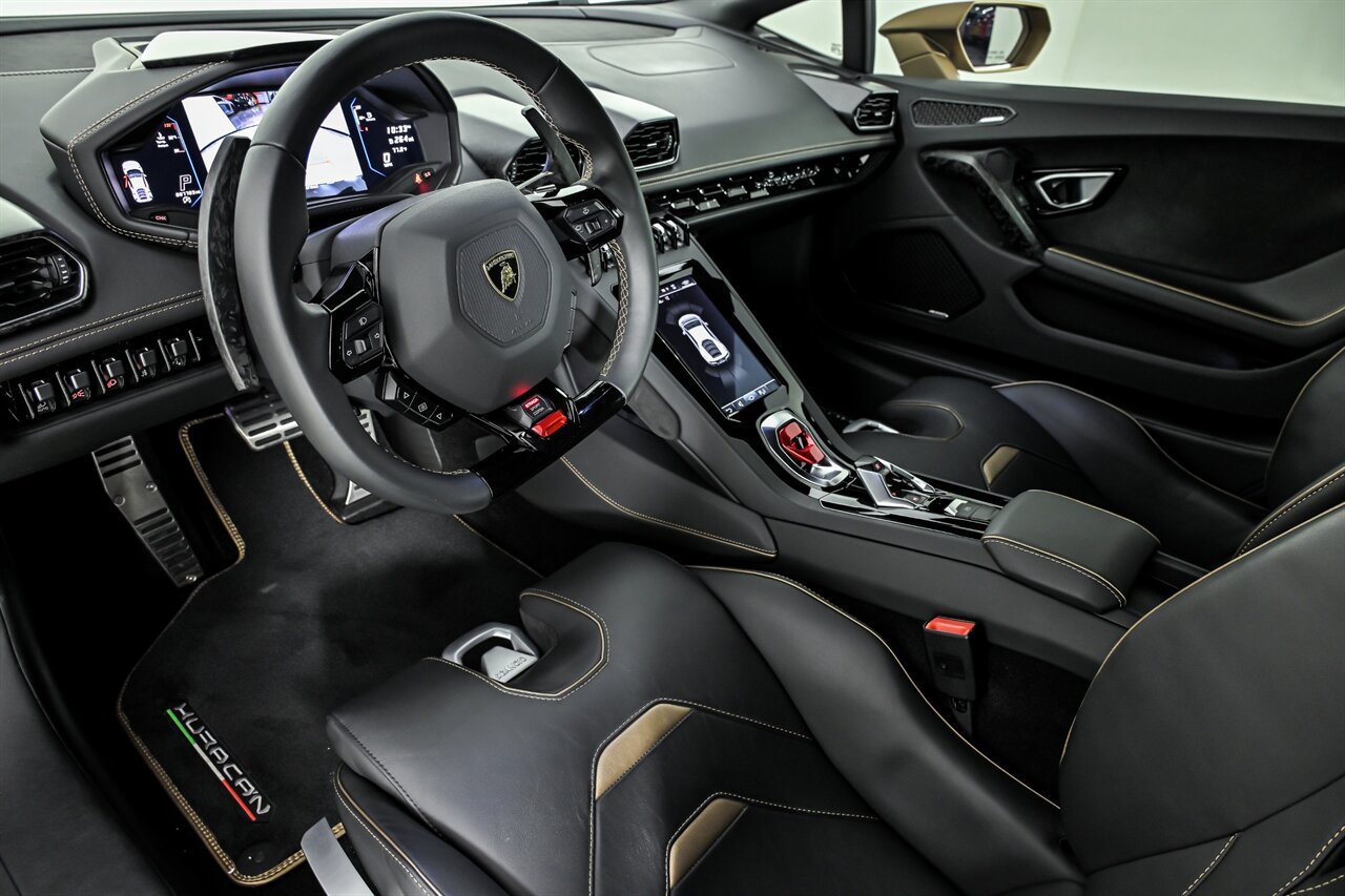 Used 2022 Lamborghini Huracan EVO RWD image 16