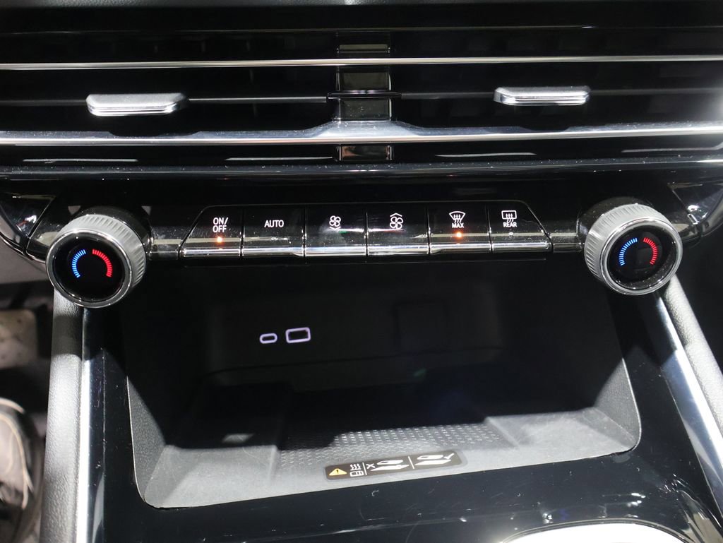 Used 2024 Chevrolet Traverse RS w/ LPO, Floor Liner Package image 34