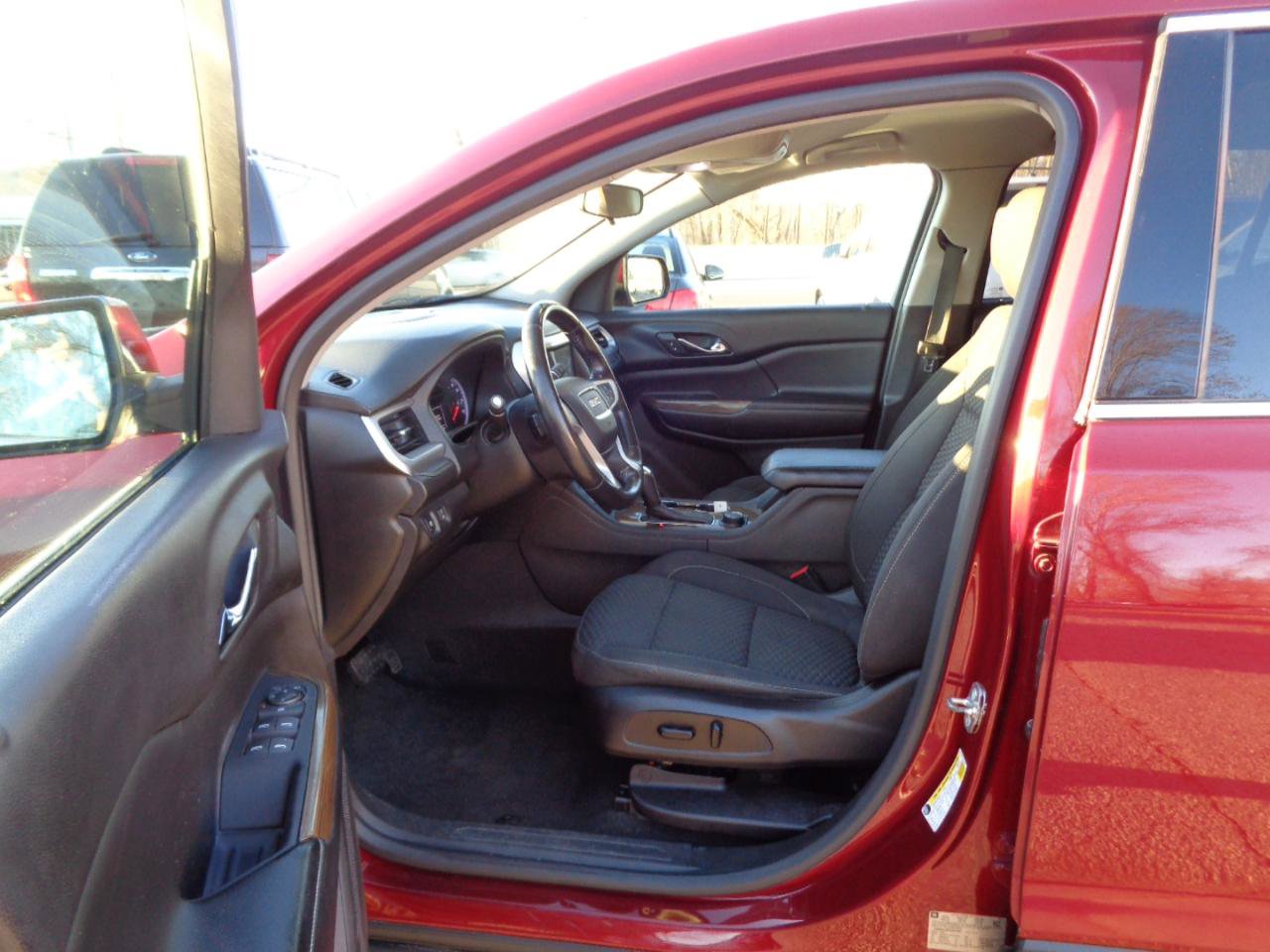 Used 2017 GMC Acadia SLE w/ Driver Alert Package I image 15