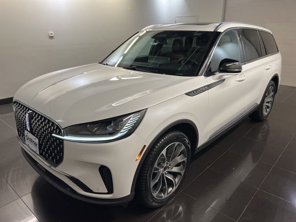Used 2026 Lincoln Aviator Reserve w/ Illumination Package image 3