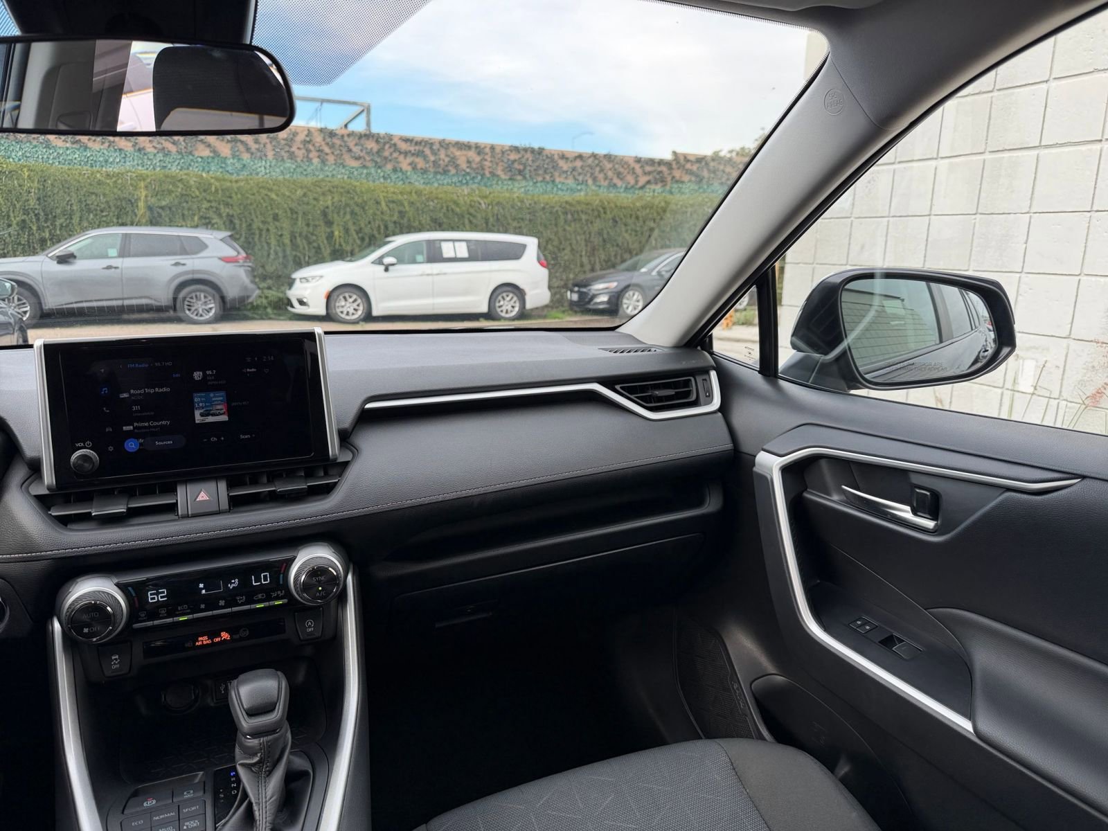 Used 2025 Toyota RAV4 XLE w/ Convenience Package image 36