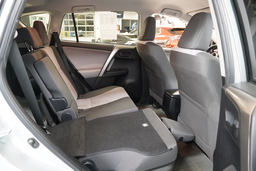 Used 2014 Toyota RAV4 LE AWD/4WD image 29