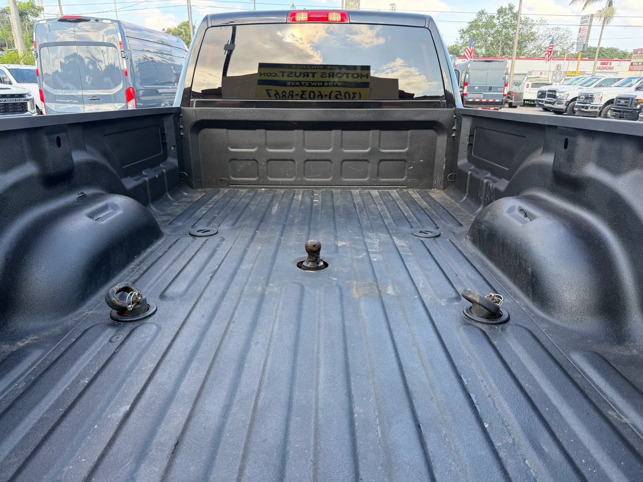 Used 2022 RAM 3500 Tradesman w/ Chrome Appearance Group AWD/4WD image 6