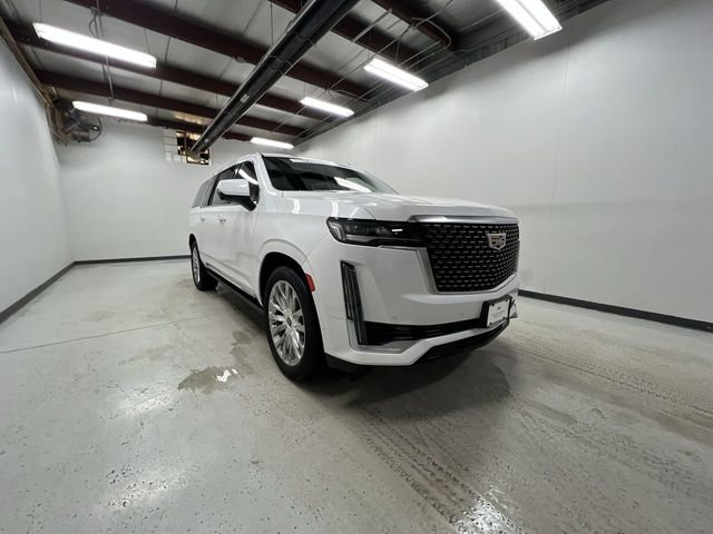 Certified 2022 Cadillac Escalade ESV Premium Luxury w/ Performance Package AWD/4WD image 2