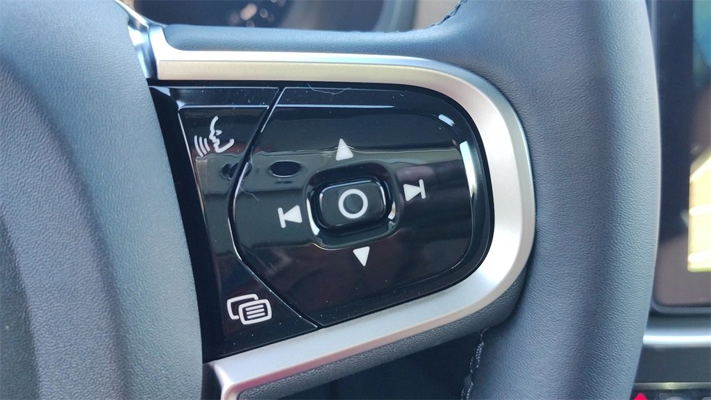 New 2026 Volvo XC90 B6 Plus image 16