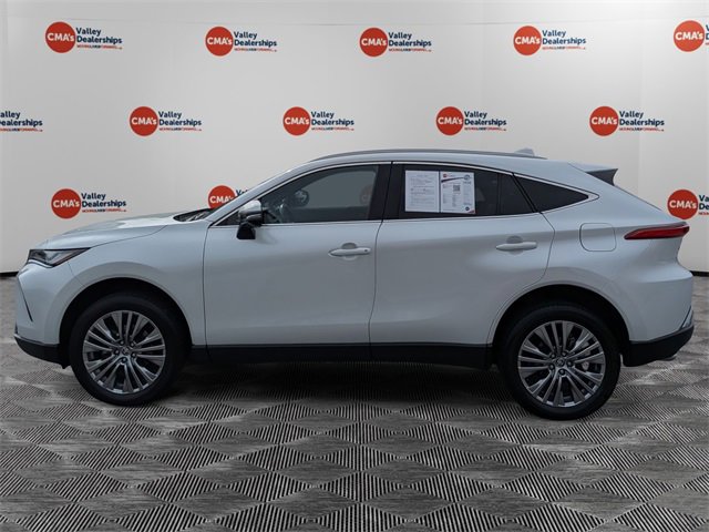 Used 2024 Toyota Venza Limited image 8