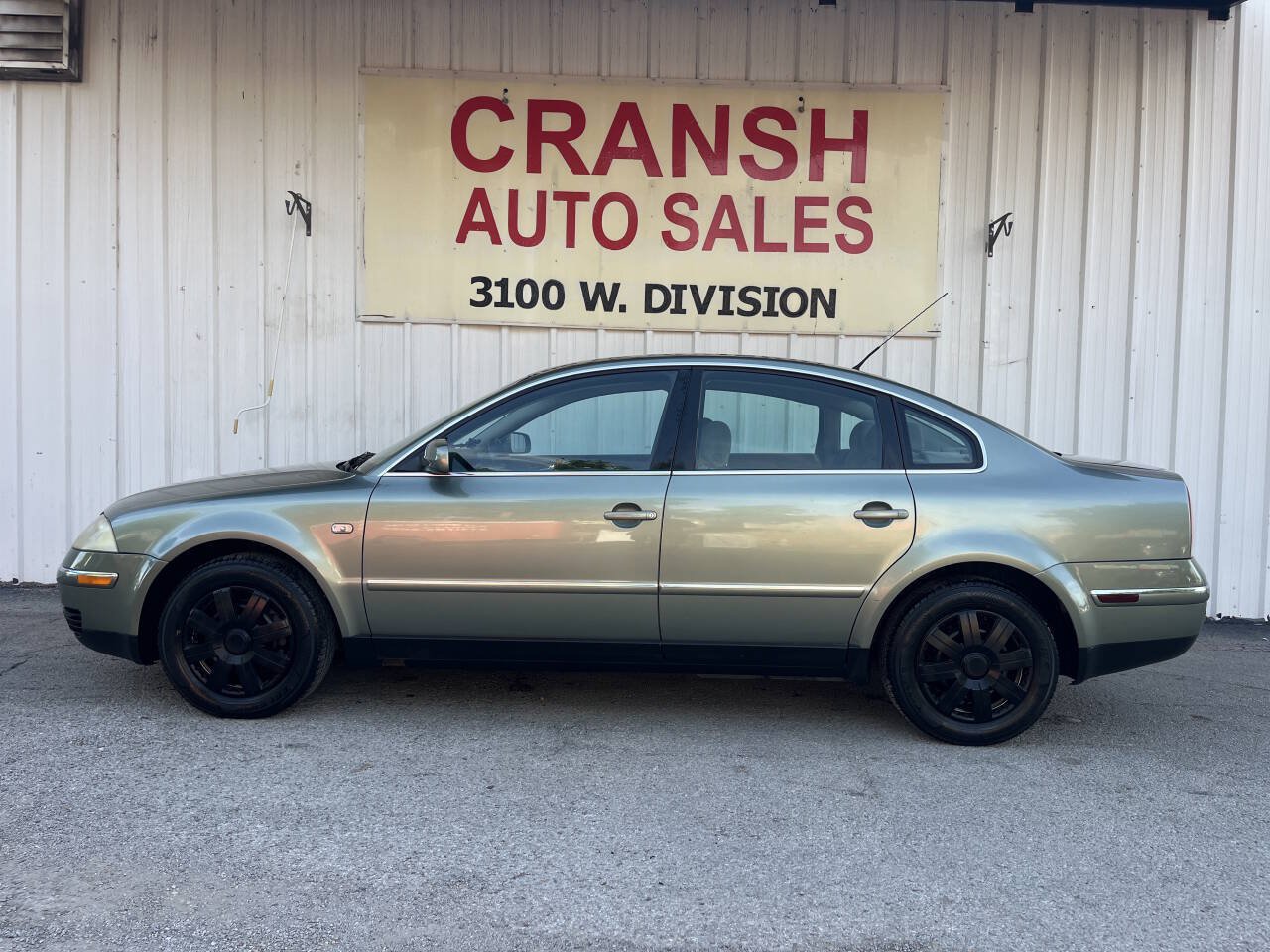Used 2002 Volkswagen Passat GLS FWD image 3