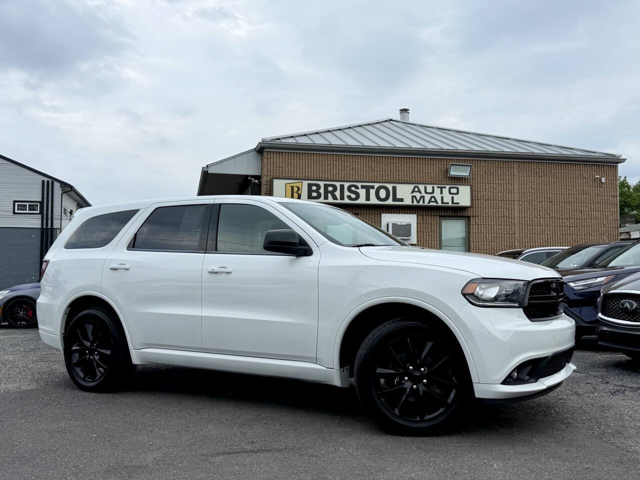 Used 2018 Dodge Durango SXT w/ Quick Order Package 2BB AWD/4WD image 2