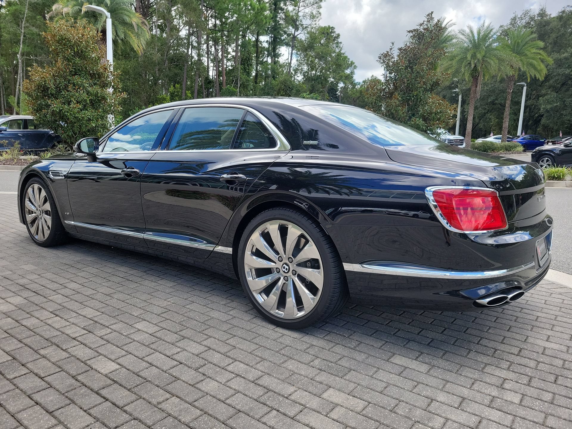 Used 2021 Bentley Flying Spur V8 AWD/4WD image 9