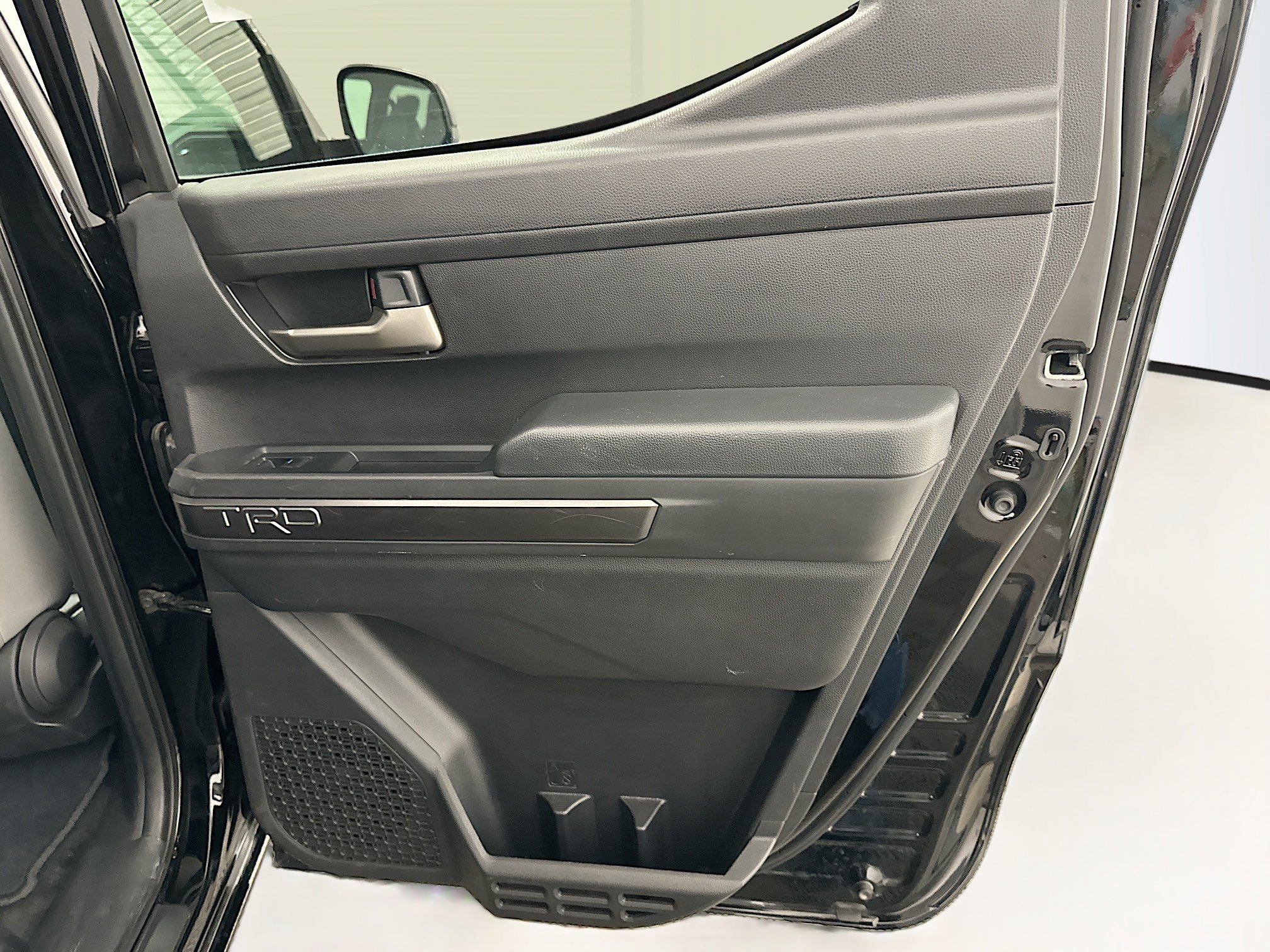 Used 2025 Toyota Tacoma TRD Off-Road image 31