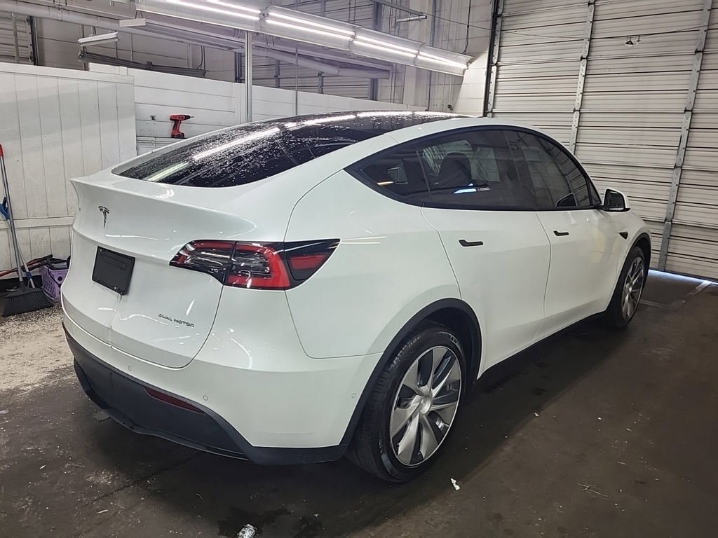 Used 2021 Tesla Model Y Long Range AWD/4WD image 7