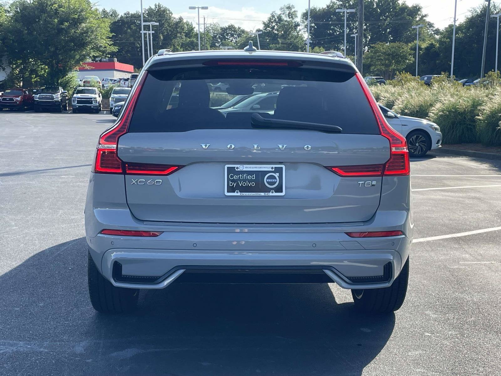 Certified 2025 Volvo XC60 T8 Ultra w/ Protection Package Premier AWD/4WD image 6