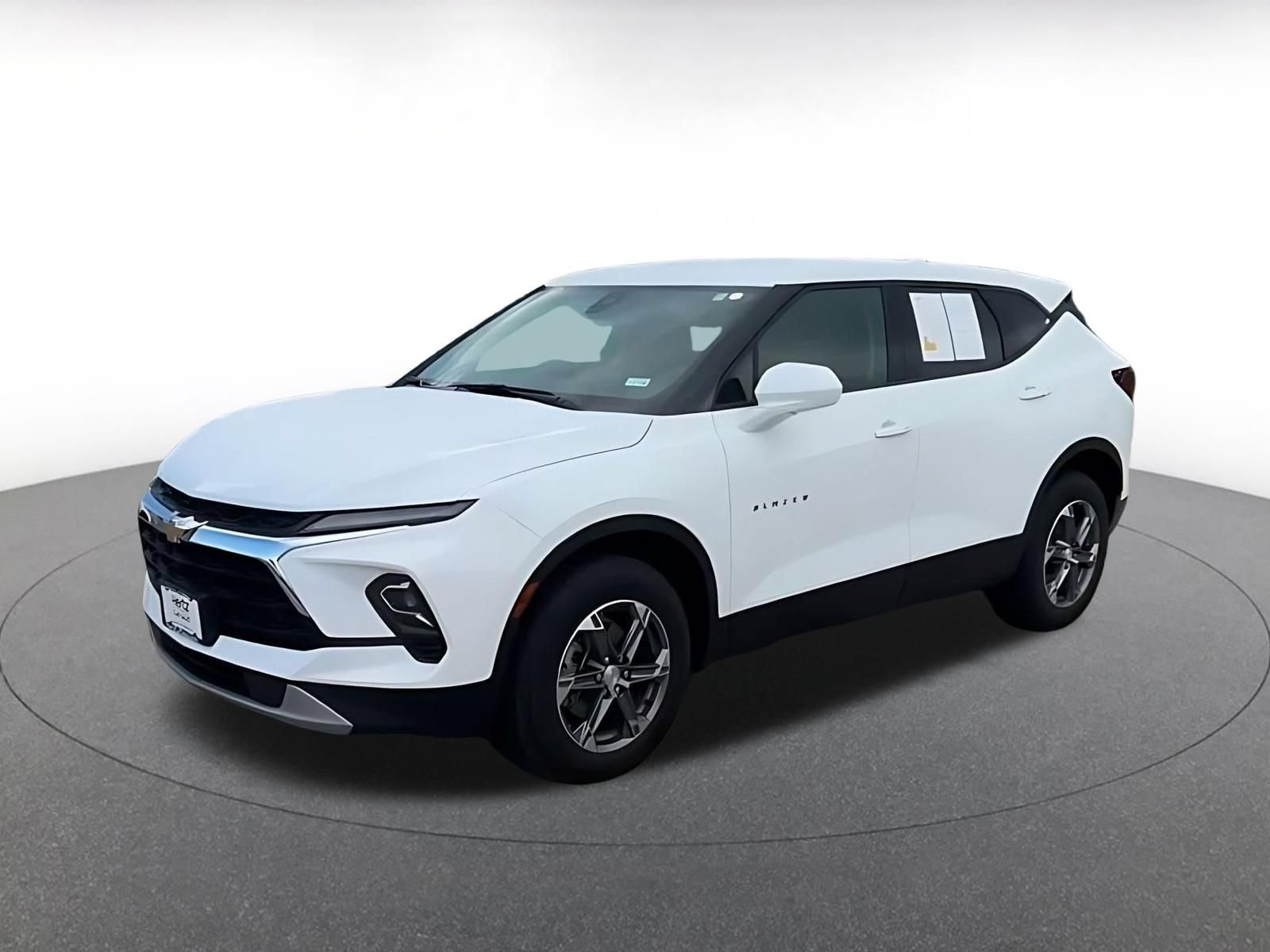 Used 2026 Chevrolet Blazer LT FWD image 8