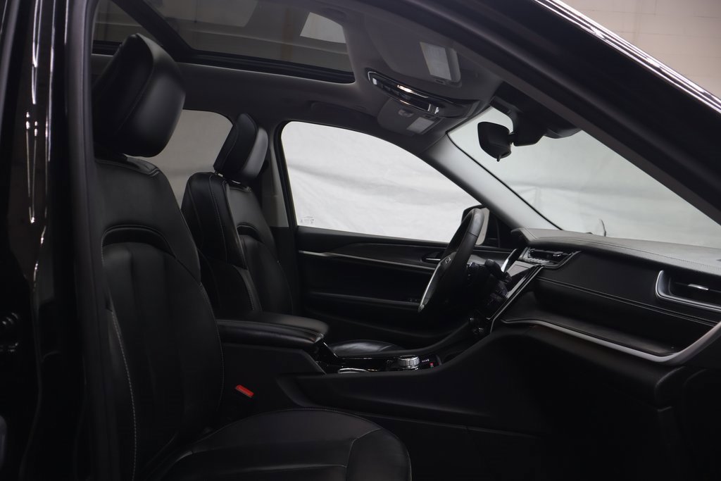 Used 2022 Jeep Grand Cherokee L Limited image 10