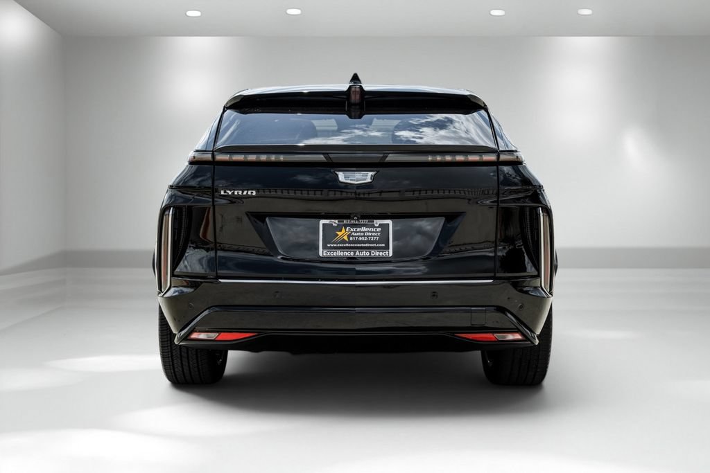 Used 2023 Cadillac Lyriq AWD image 10