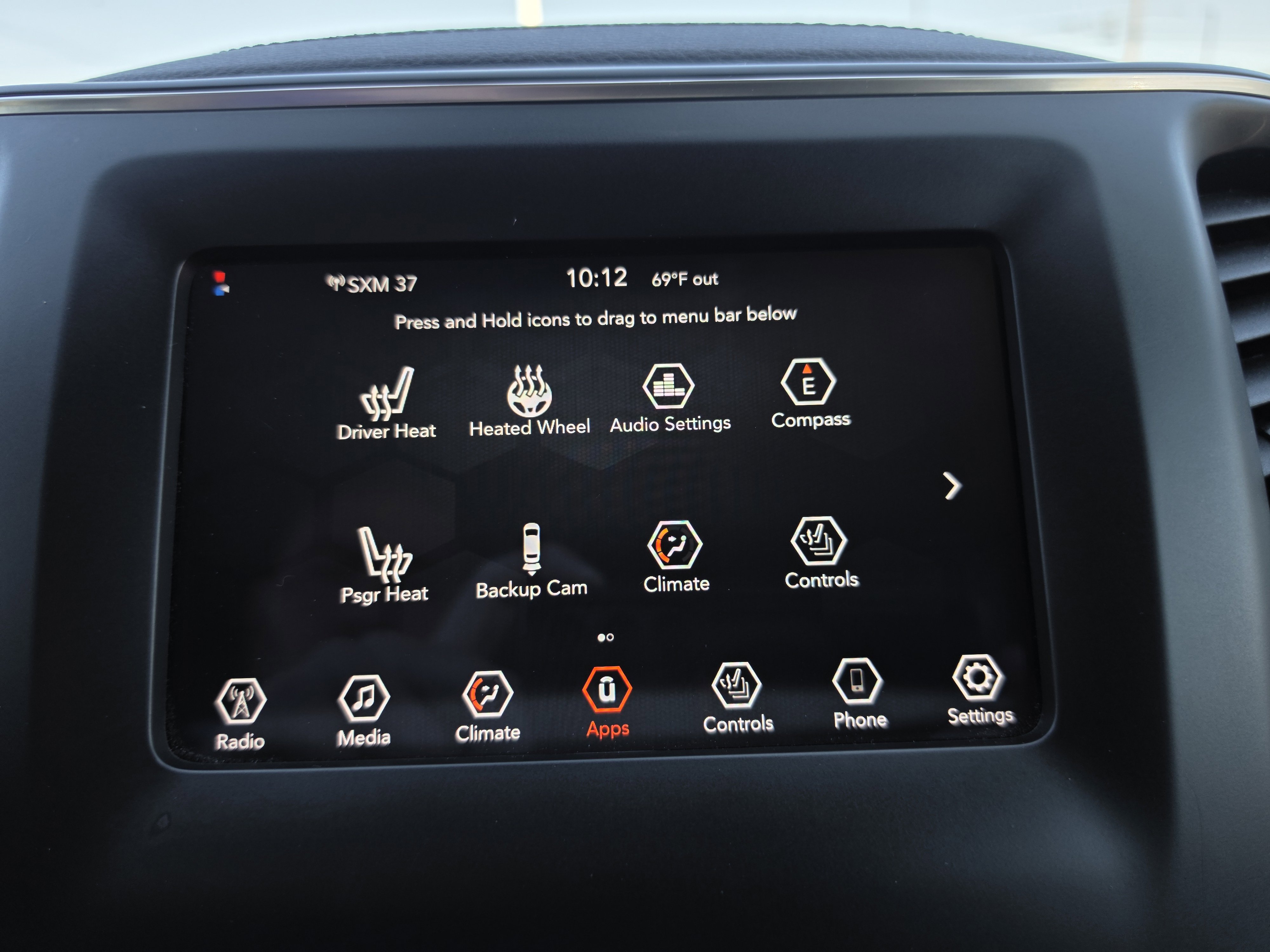 Used 2020 Jeep Cherokee Latitude Plus w/ Cold Weather Group AWD/4WD image 29