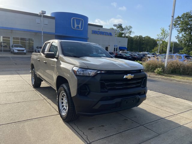 Used 2023 Chevrolet Colorado W/T image 2