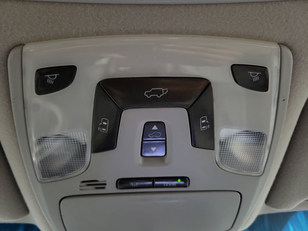 Used 2014 Toyota Sienna XLE image 22