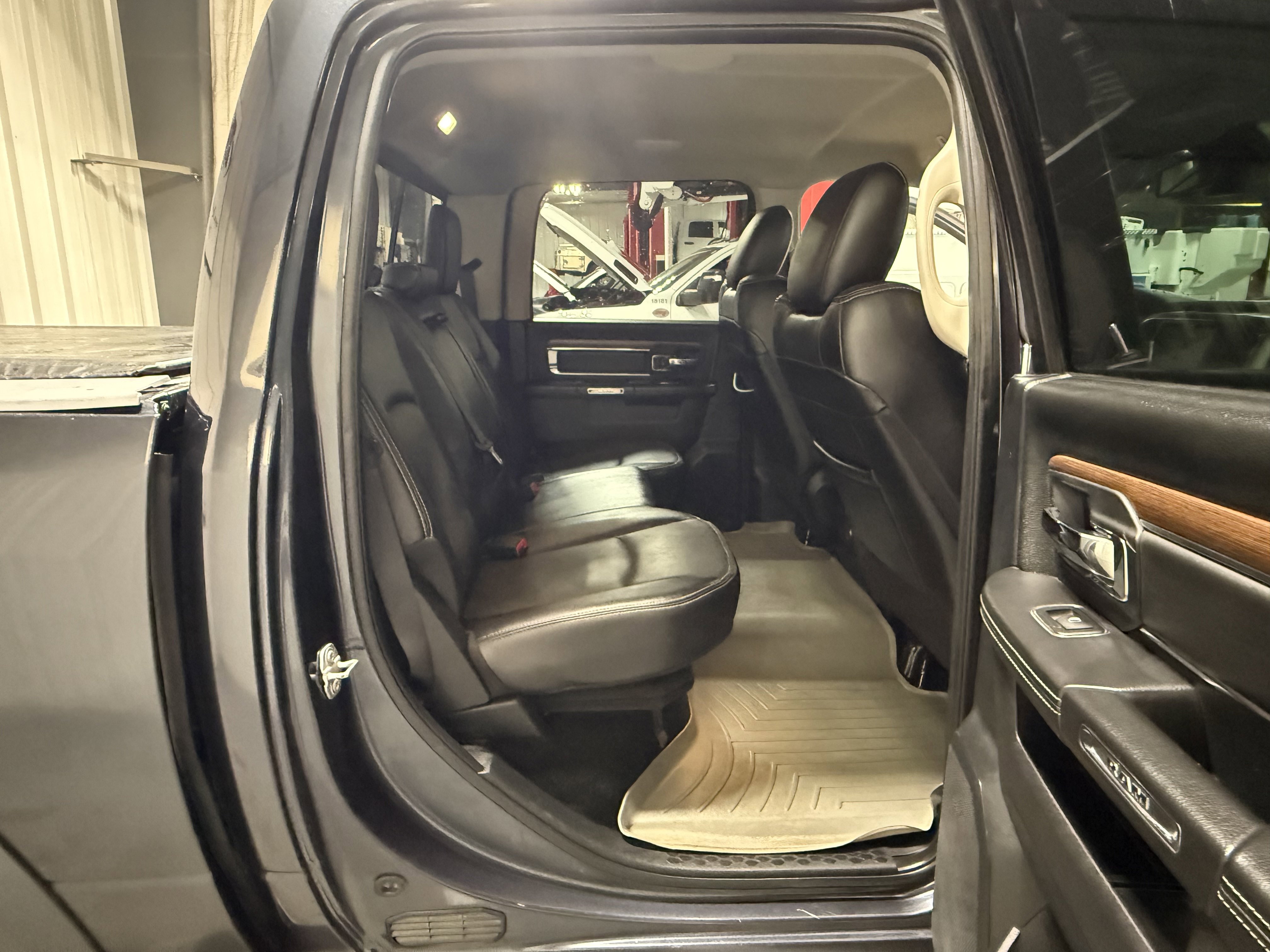 Used 2017 RAM 1500 Laramie w/ Convenience Group image 13