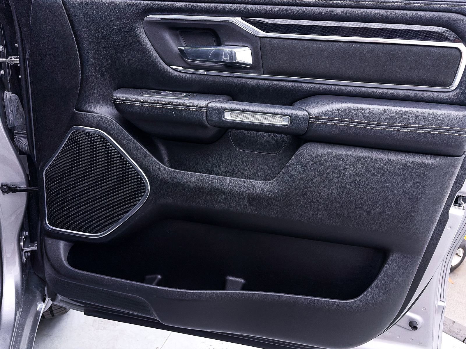 Used 2022 RAM 1500 Laramie w/ Sport Appearance Package AWD/4WD image 36