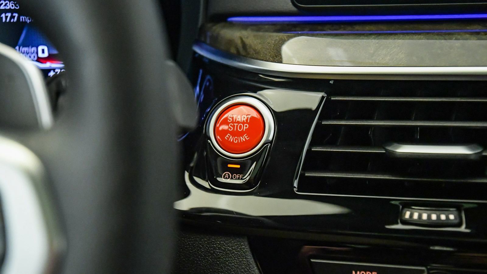 Used 2020 BMW M550i xDrive w/ Executive Package image 29