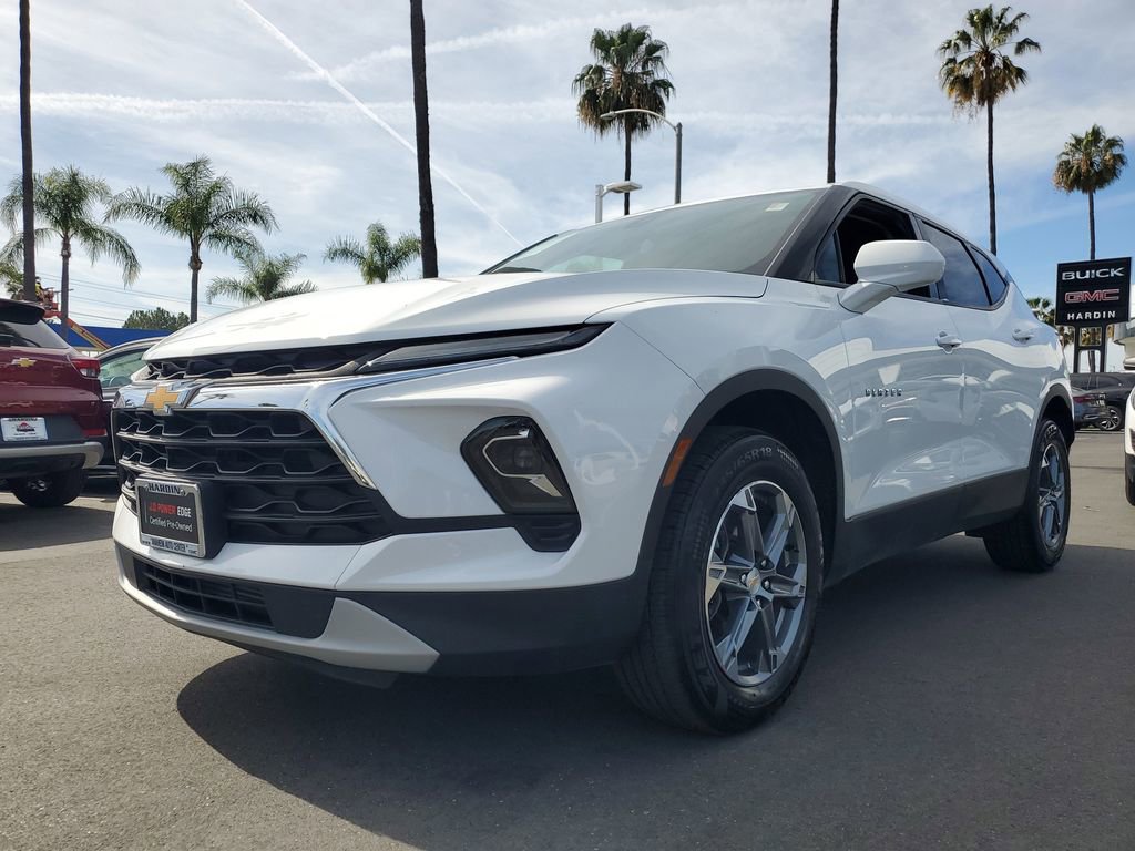 Used 2024 Chevrolet Blazer LT FWD image 2