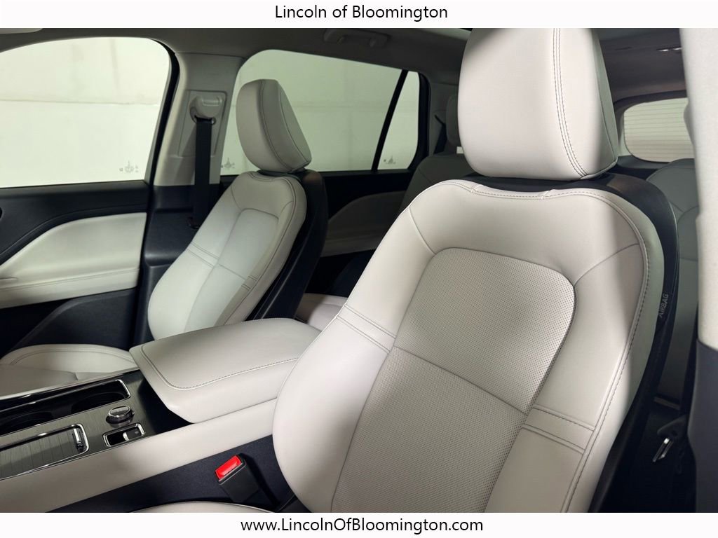 Used 2025 Lincoln Aviator AWD w/ Equipment Group 101A image 21