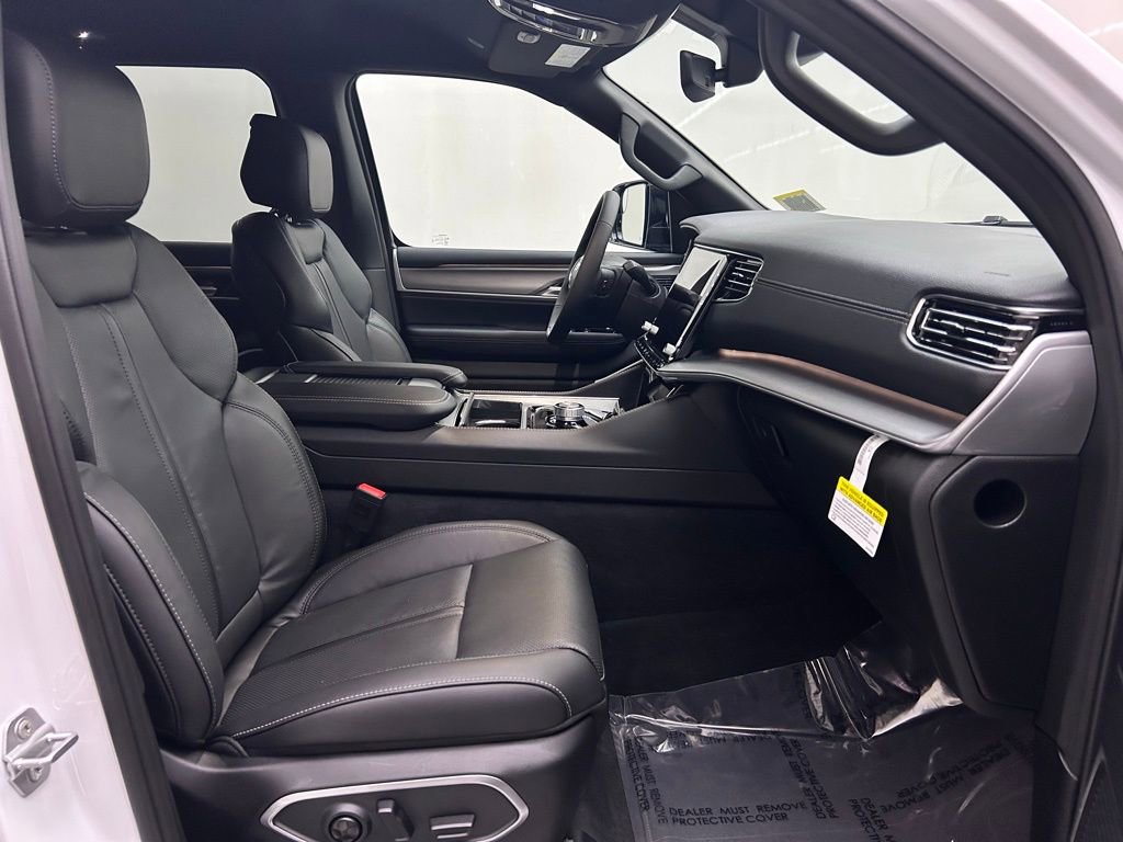 New 2026 Jeep Grand Wagoneer L 4WD image 18