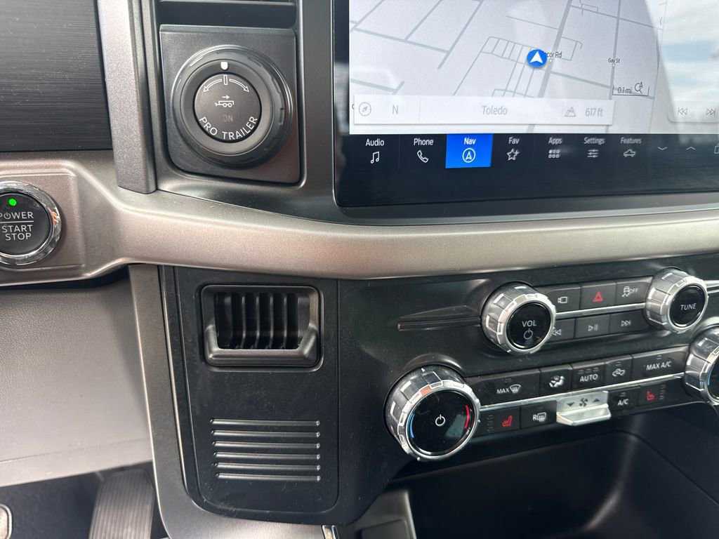 Used 2025 Ford F150 Lightning XLT AWD/4WD image 27