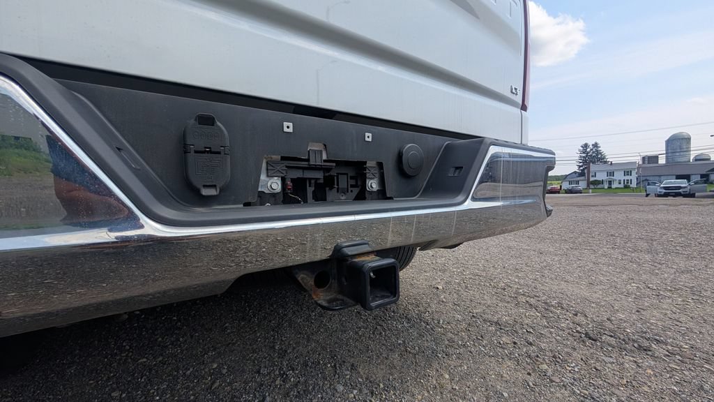 Used 2023 Chevrolet Silverado 1500 LT AWD/4WD image 25