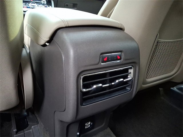 Certified 2020 Lincoln Corsair AWD image 11