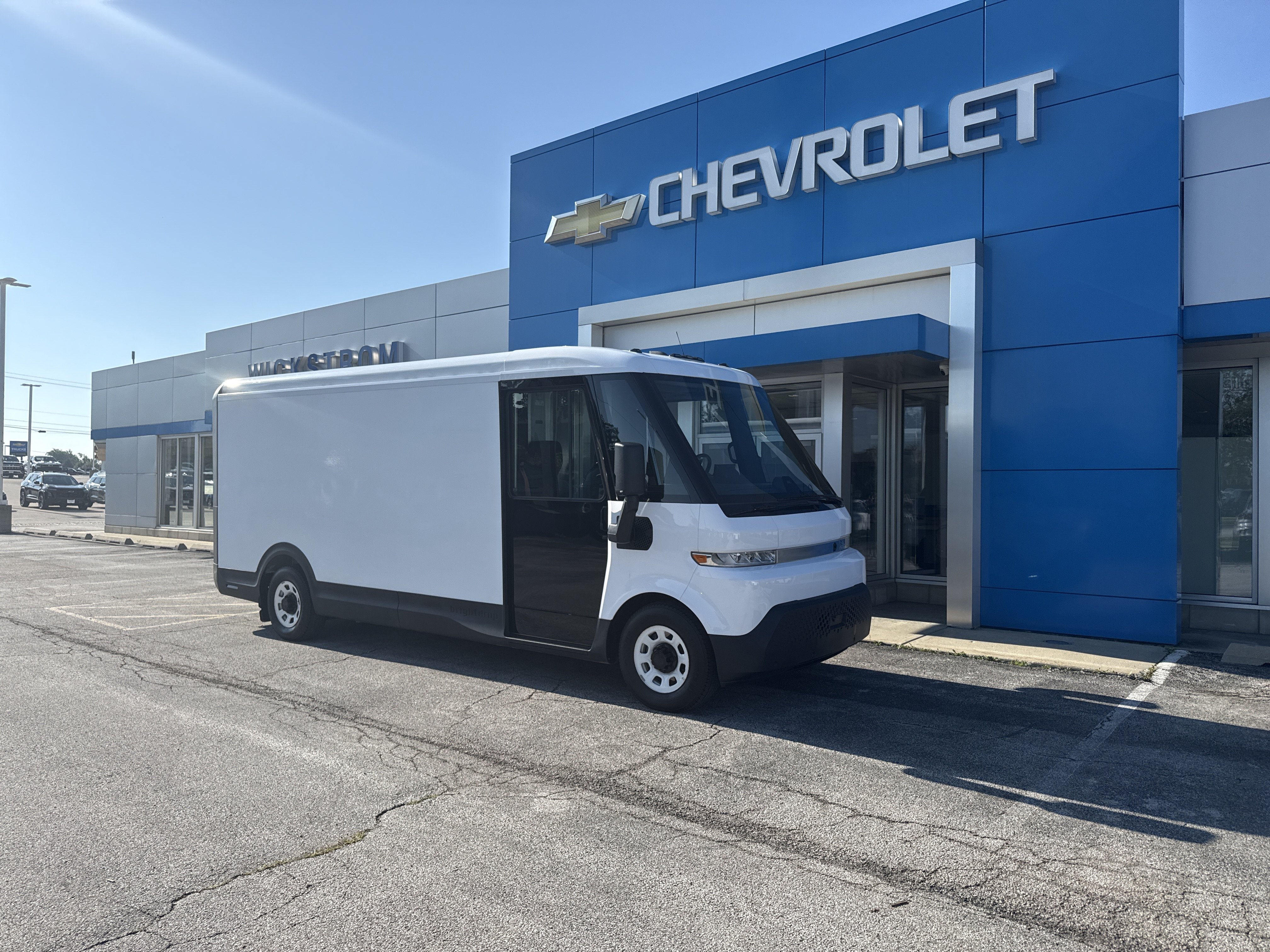Used 2024 Chevrolet Brightdrop 600 w/ Battery Pack, Max Range AWD/4WD image 2
