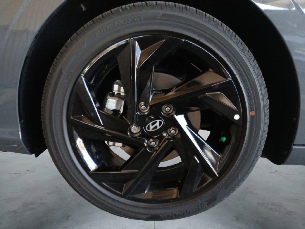 New 2026 Hyundai Elantra SEL Sport FWD image 14