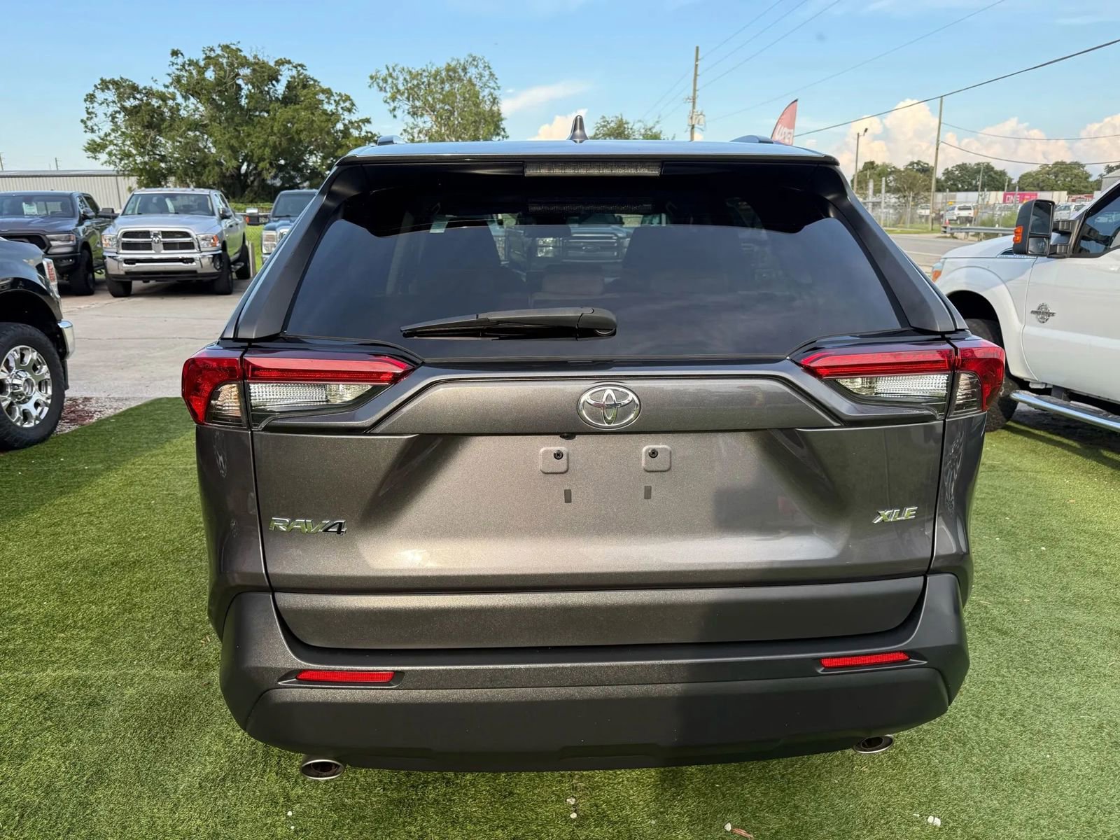 Used 2022 Toyota RAV4 XLE image 5