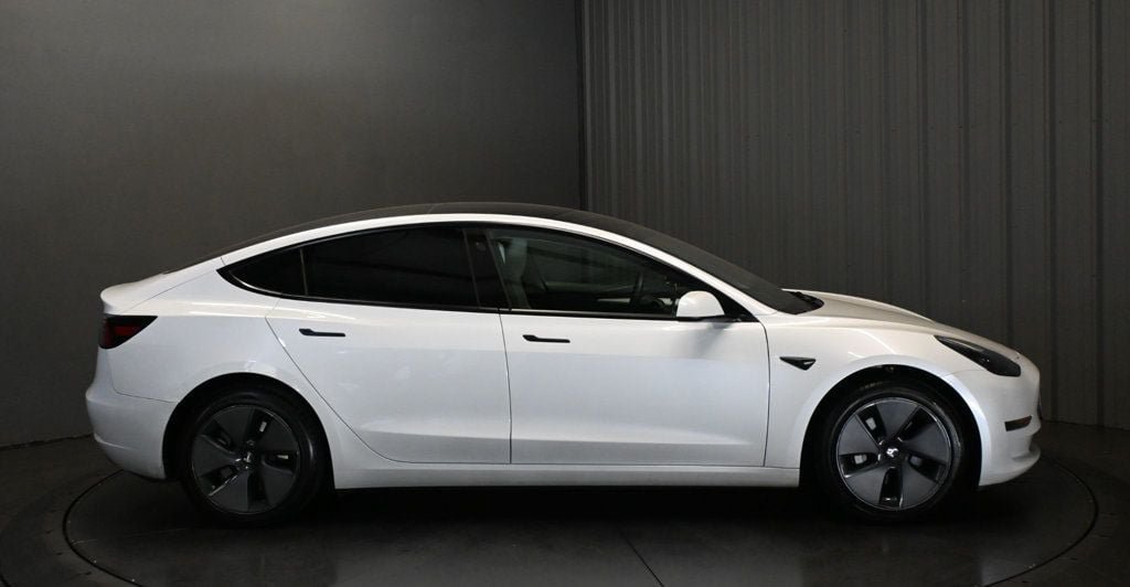 Used 2023 Tesla Model 3 Standard Range RWD image 4