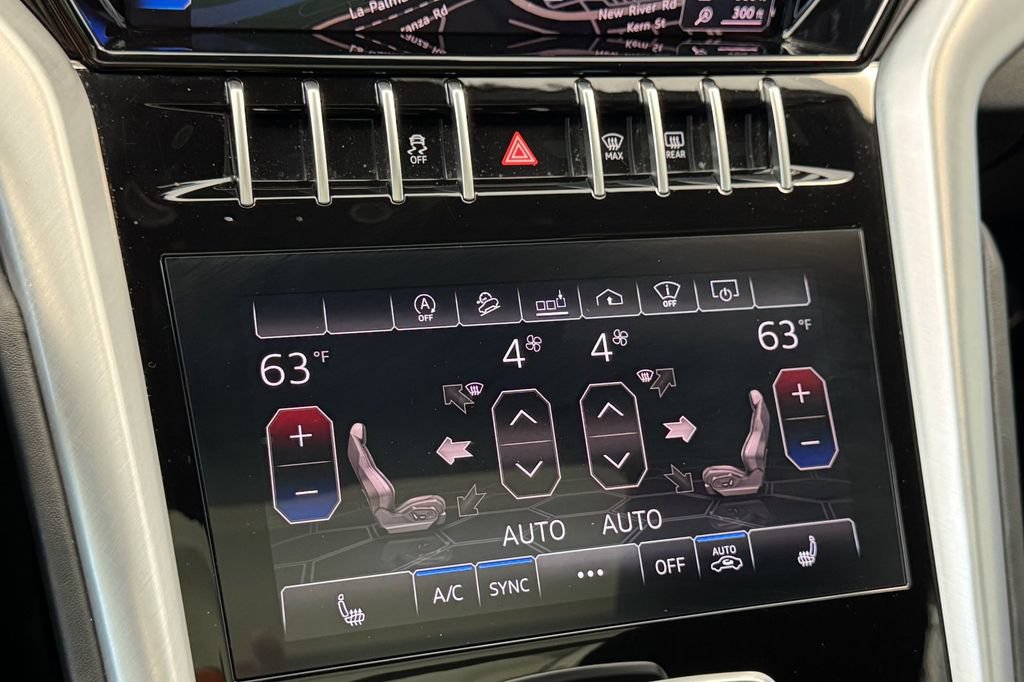 Used 2020 Lamborghini Urus AWD/4WD image 26