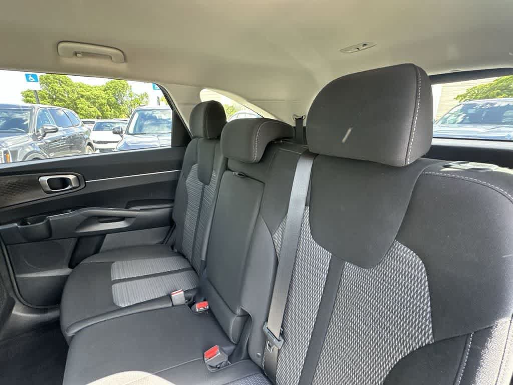 Certified 2023 Kia Sorento LX FWD image 15