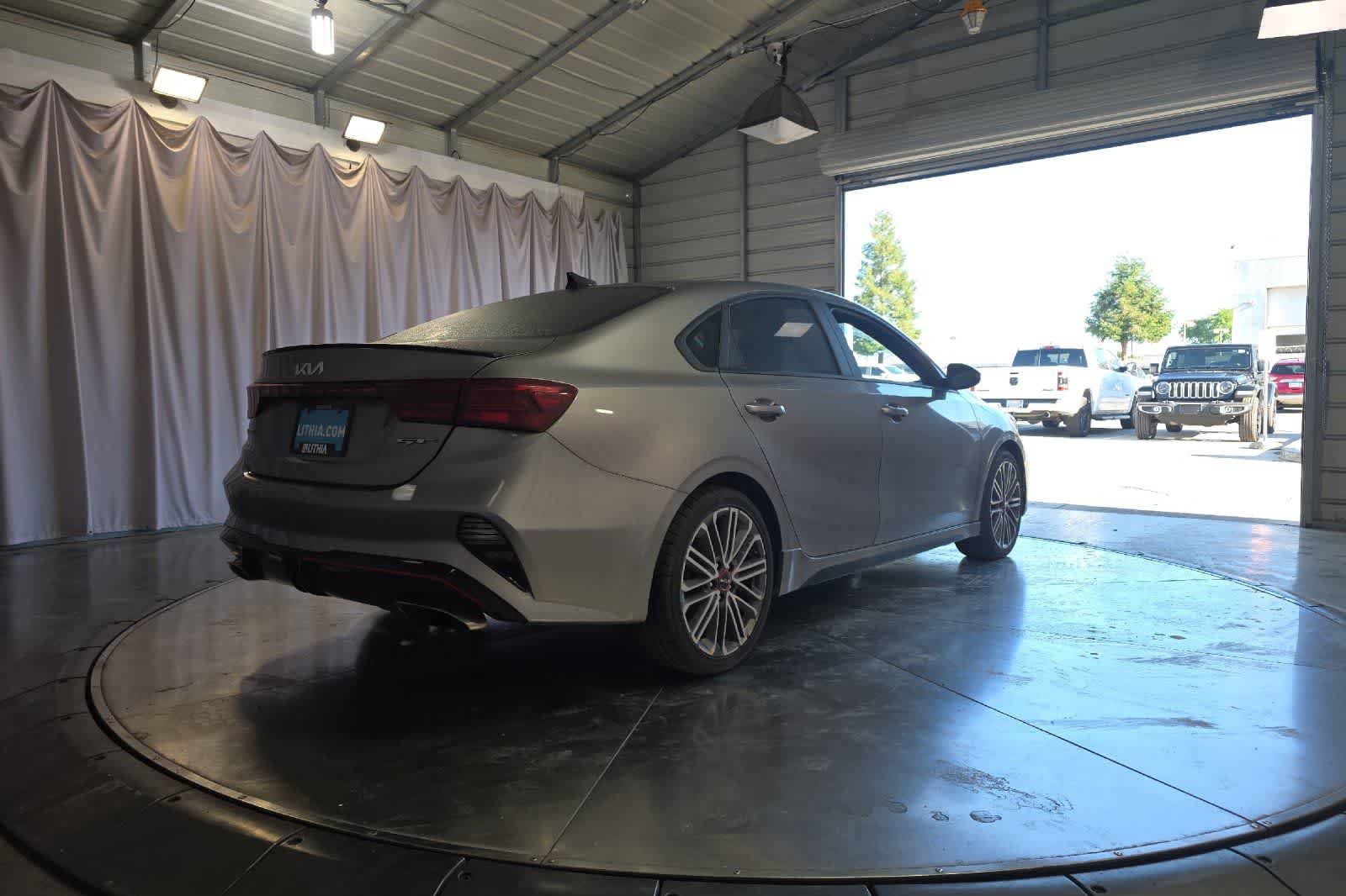 Used 2023 Kia Forte GT image 3
