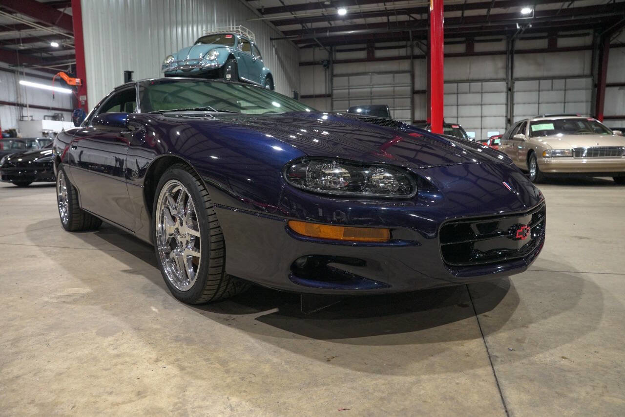 Used 2001 Chevrolet Camaro Z28 w/ SS Performance/Appearance Pkg RWD image 12