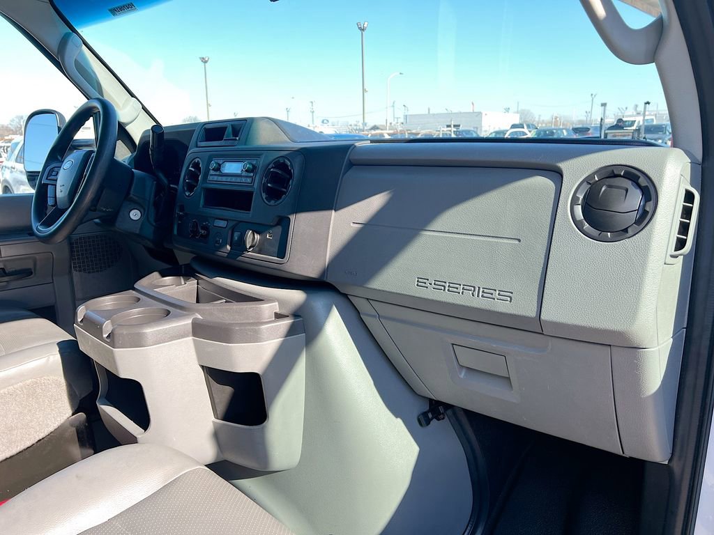 Used 2024 Ford E-450 and Econoline 450 Super Duty w/ Power Windows & Locks Group image 27