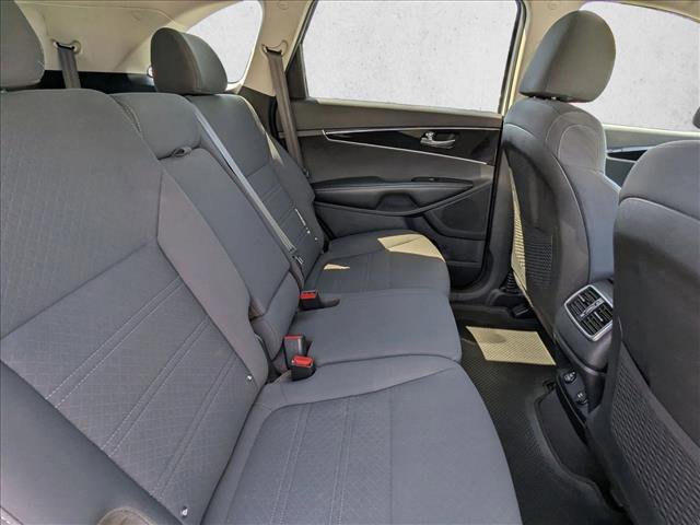 Used 2019 Kia Sorento LX image 18