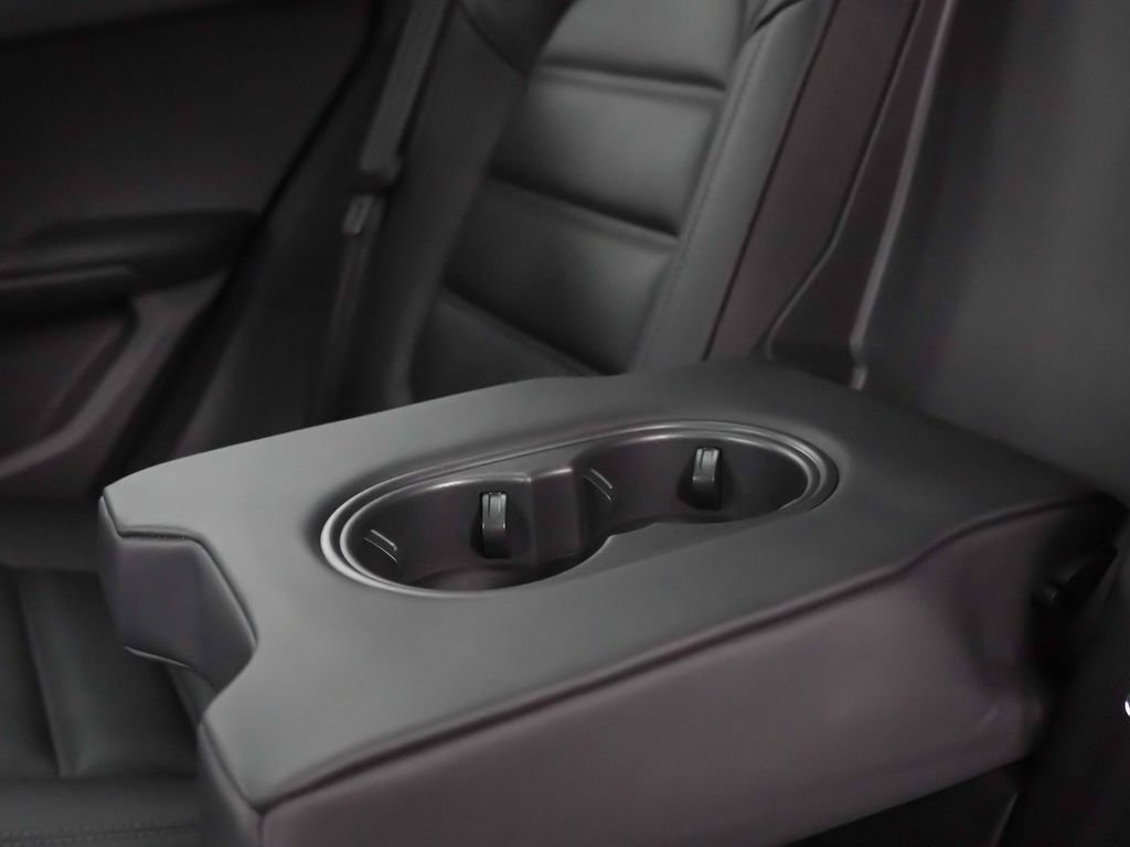 Certified 2026 Porsche Macan AWD/4WD image 19