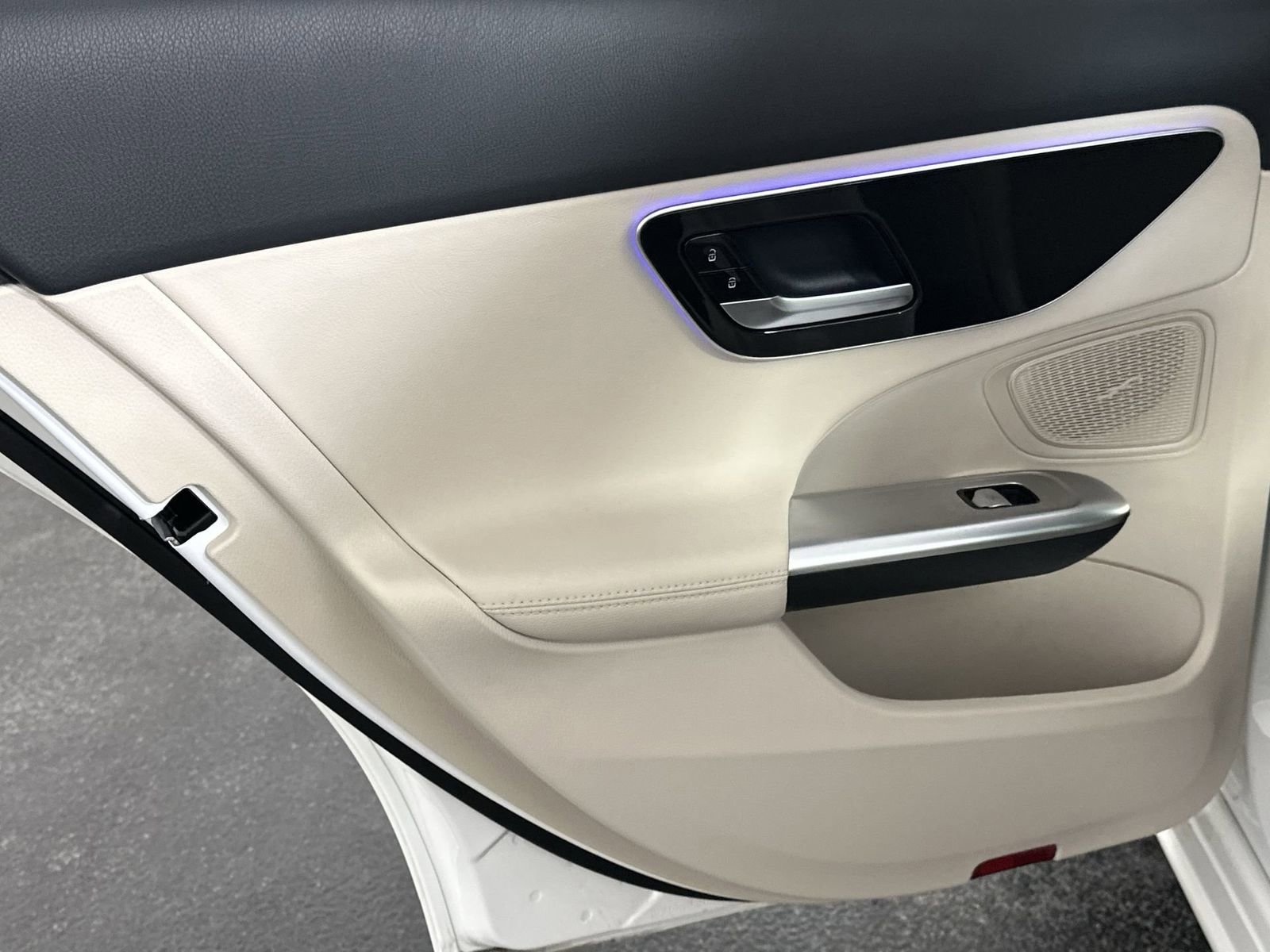 Used 2025 Mercedes-Benz C 300 Sedan image 33