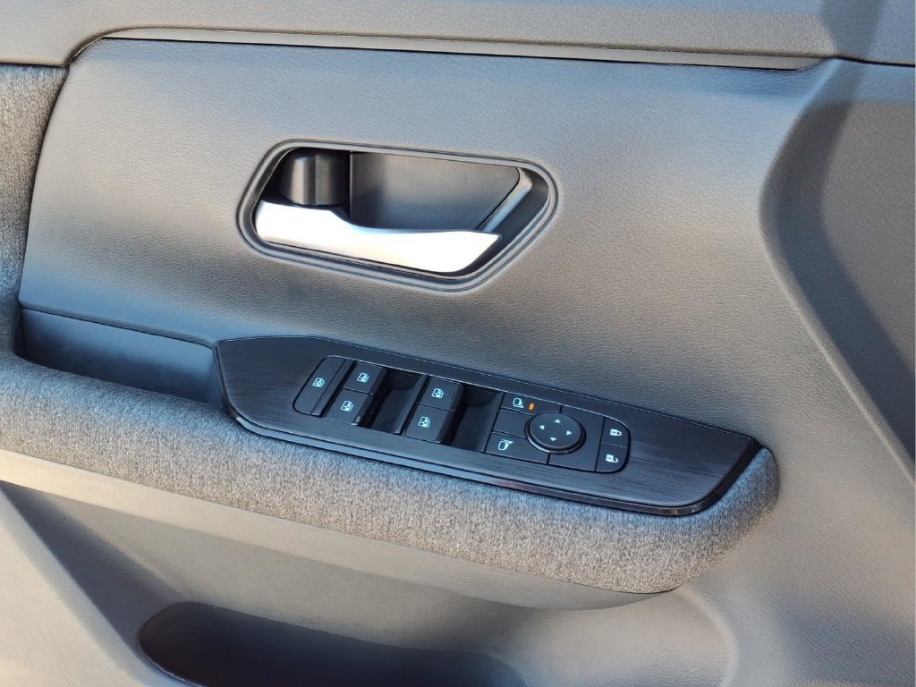 New 2027 Nissan Kicks SV w/ Rock Creek Edition AWD/4WD image 19