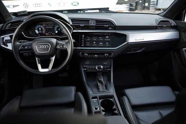 Certified 2025 Audi Q3 2.0T Premium w/ Convenience Package image 26