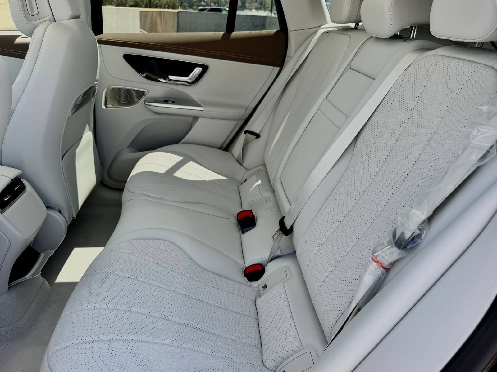 New 2026 Mercedes-Benz EQE 320 4MATIC SUV image 29