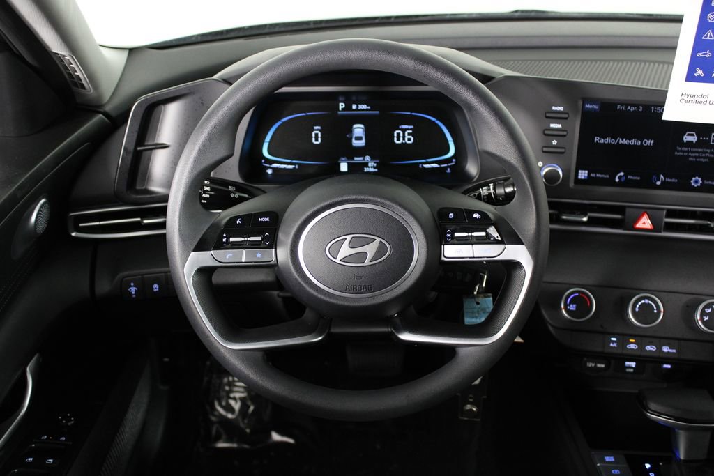 Certified 2026 Hyundai Elantra SE FWD image 10